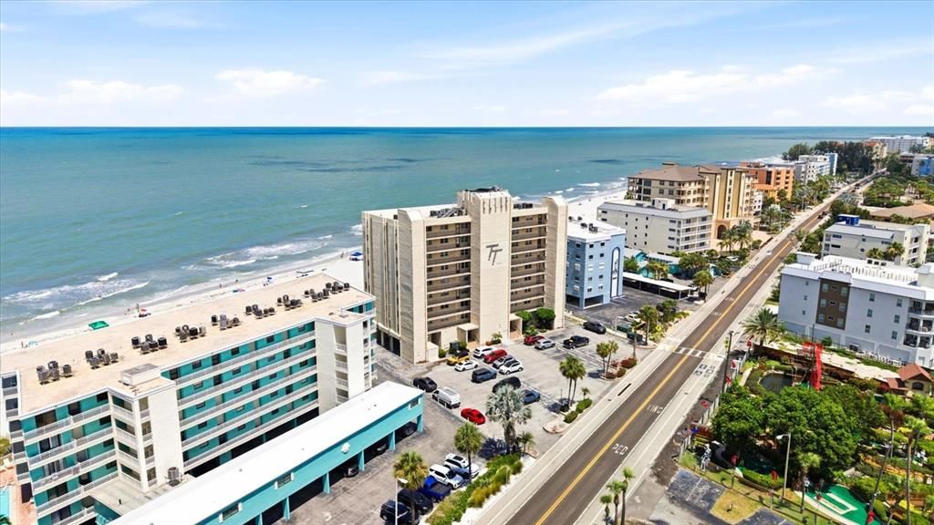 For Sale: $509,000 (1 beds, 1 baths, 715 Square Feet)
