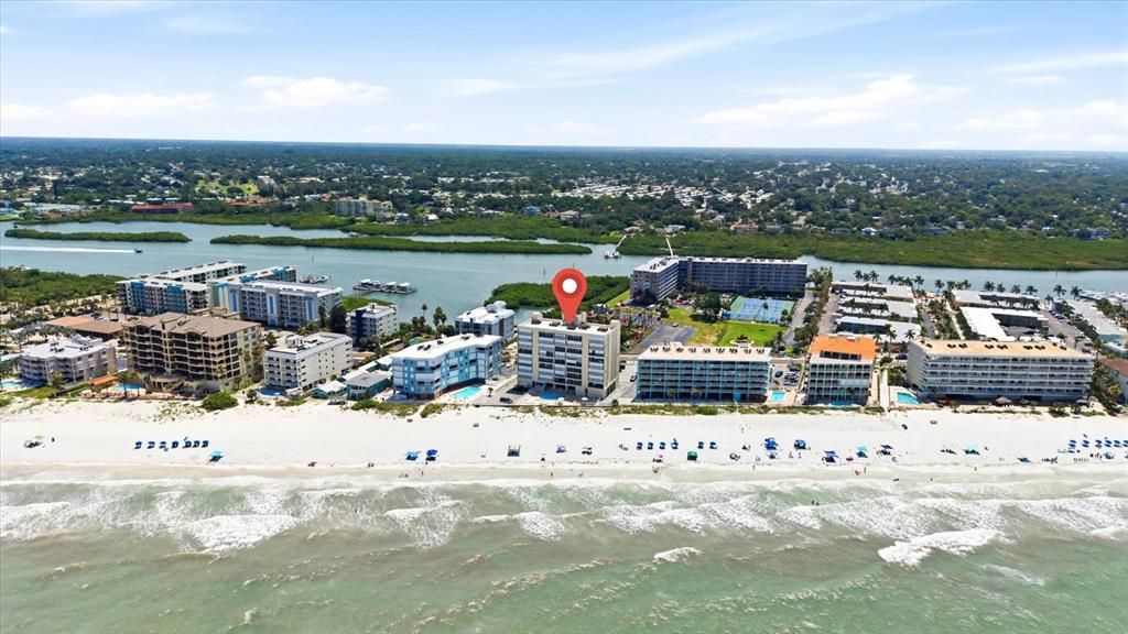 For Sale: $509,000 (1 beds, 1 baths, 715 Square Feet)
