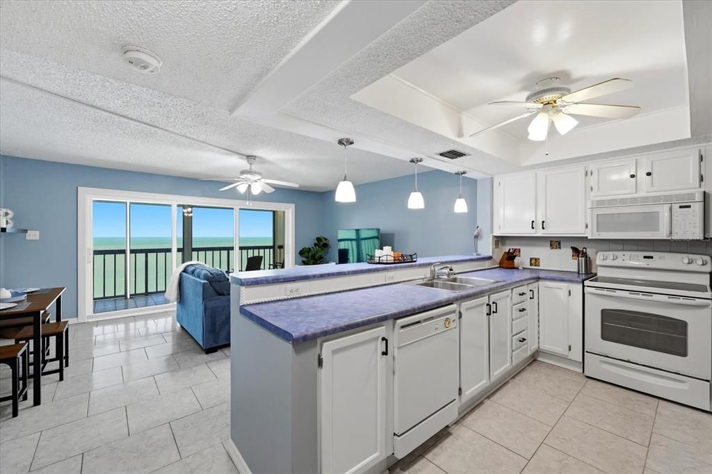 For Sale: $509,000 (1 beds, 1 baths, 715 Square Feet)