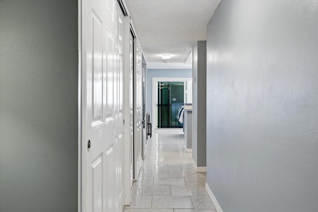 For Sale: $509,000 (1 beds, 1 baths, 715 Square Feet)