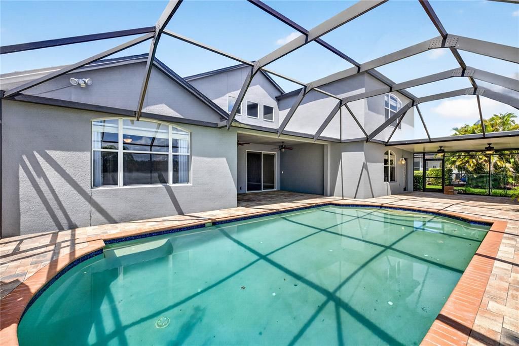 For Sale: $899,000 (5 beds, 3 baths, 3438 Square Feet)