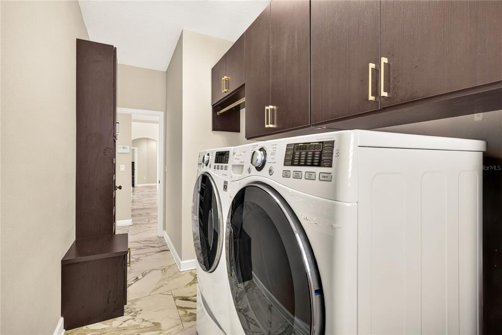 For Sale: $899,000 (5 beds, 3 baths, 3438 Square Feet)