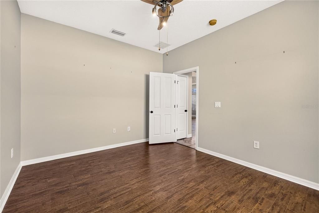 For Sale: $899,000 (5 beds, 3 baths, 3438 Square Feet)
