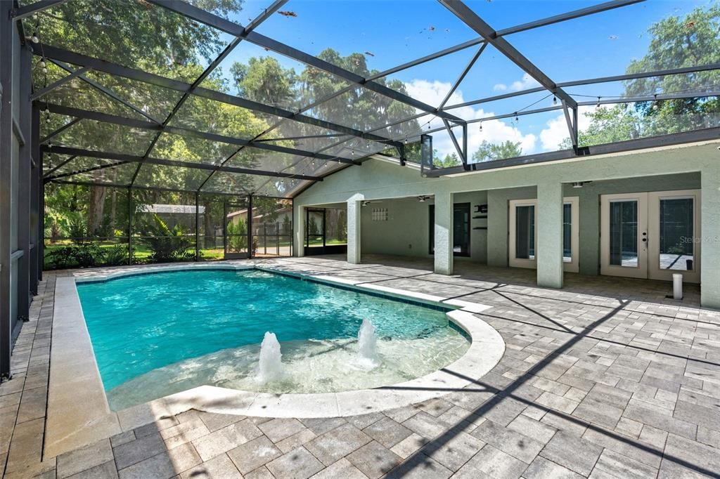 En Venta: $639,900 (4 camas, 2 baños, 2320 Pies cuadrados)