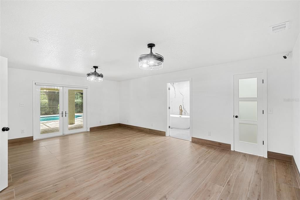 En Venta: $639,900 (4 camas, 2 baños, 2320 Pies cuadrados)
