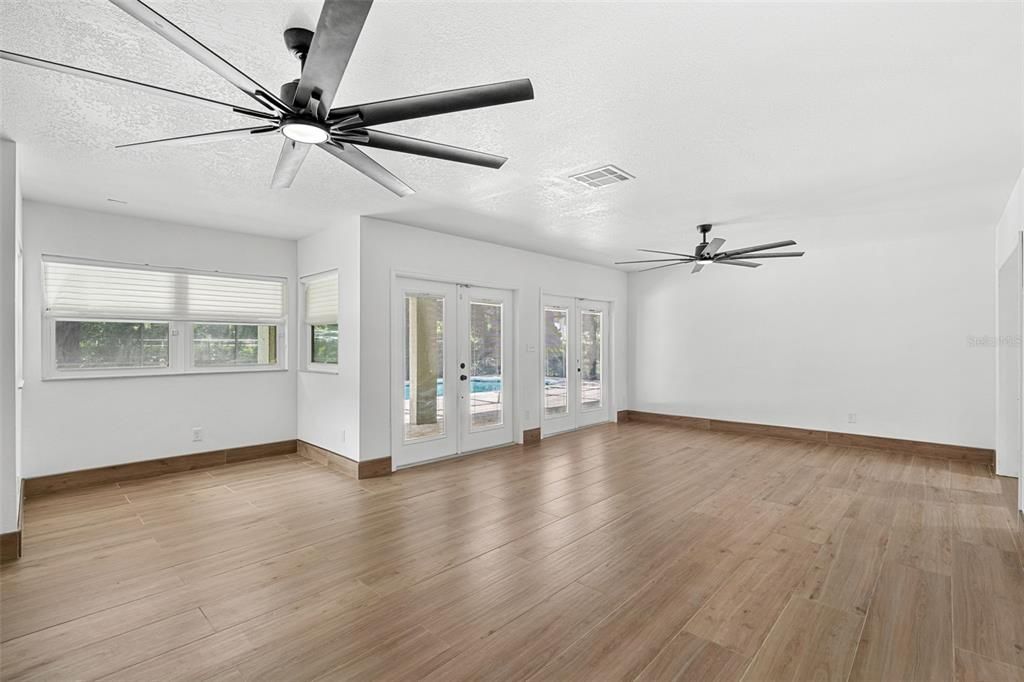 En Venta: $639,900 (4 camas, 2 baños, 2320 Pies cuadrados)