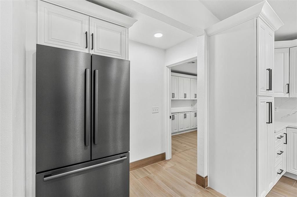 En Venta: $639,900 (4 camas, 2 baños, 2320 Pies cuadrados)