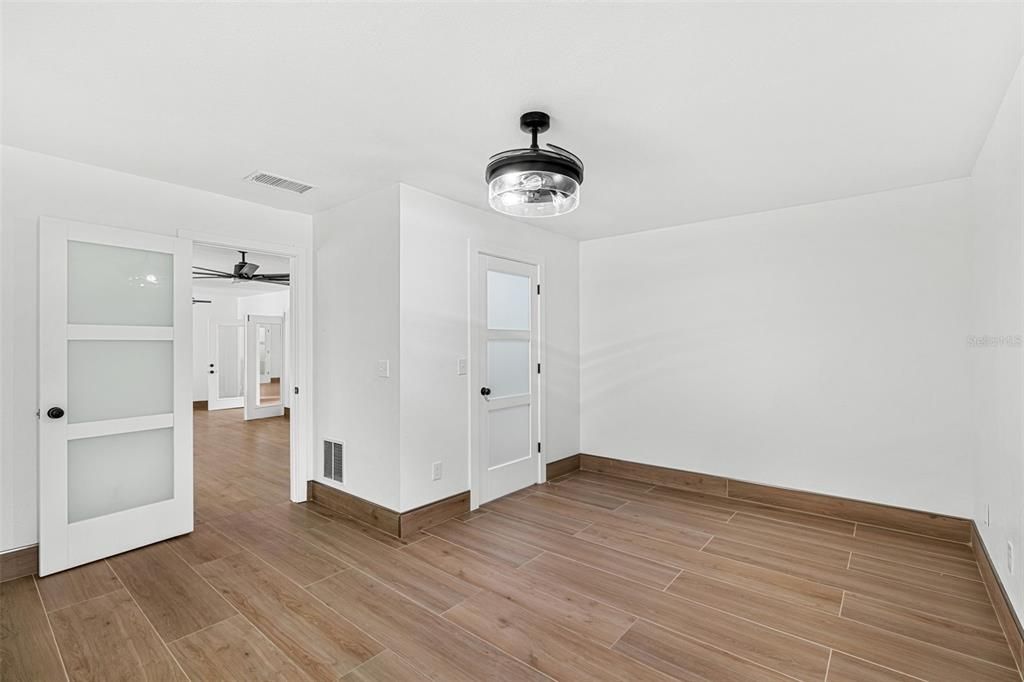 En Venta: $639,900 (4 camas, 2 baños, 2320 Pies cuadrados)