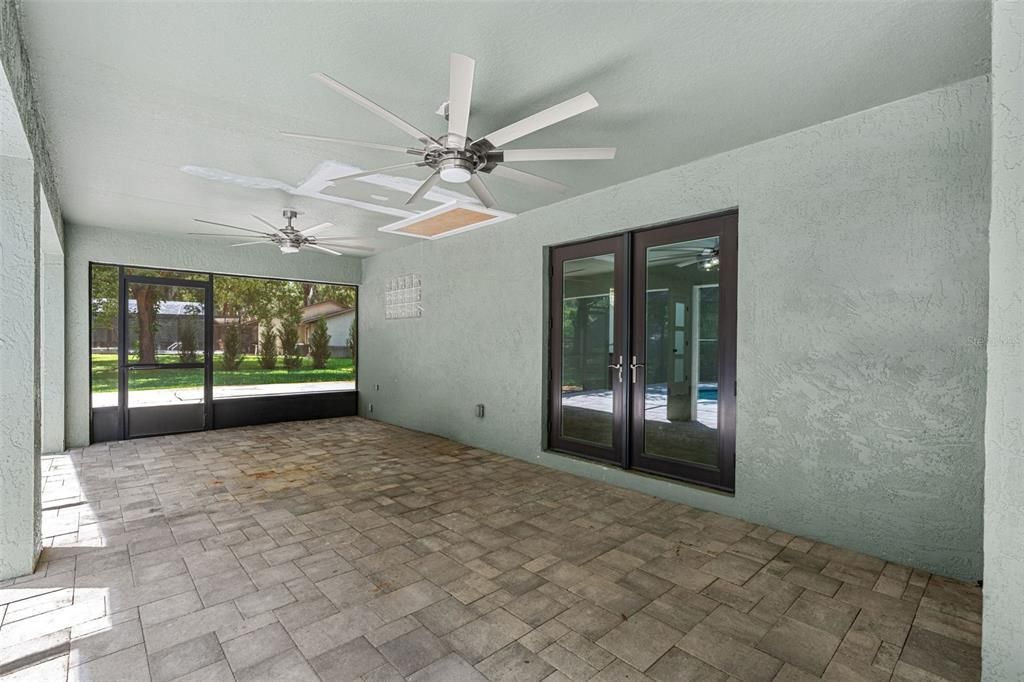 En Venta: $639,900 (4 camas, 2 baños, 2320 Pies cuadrados)