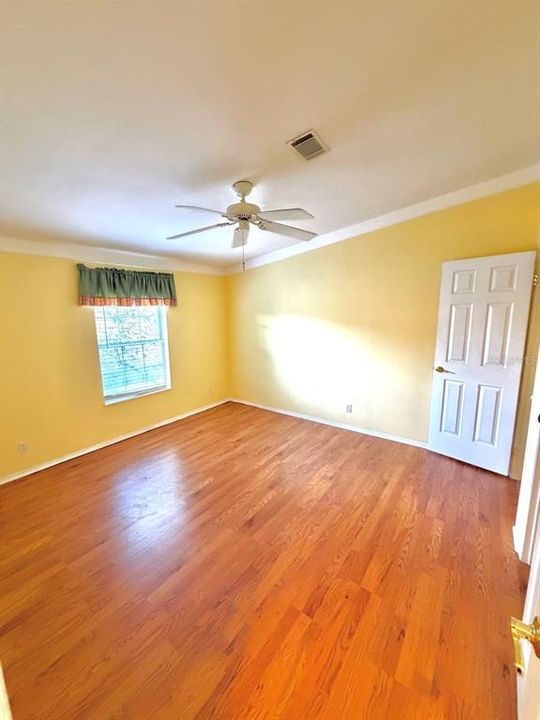 На продажу: $189,900 (3 спален, 2 ванн, 2100 Квадратных фут)
