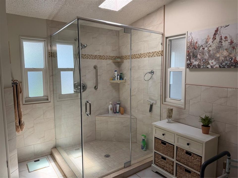 На продажу: $194,900 (3 спален, 2 ванн, 1400 Квадратных фут)