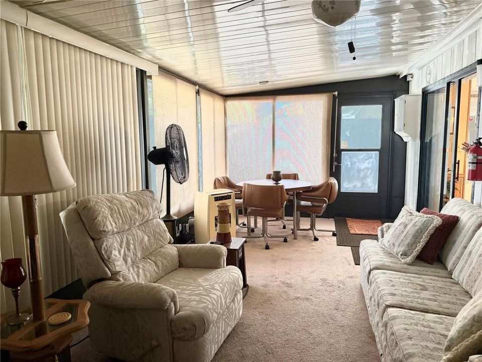 На продажу: $194,900 (3 спален, 2 ванн, 1400 Квадратных фут)