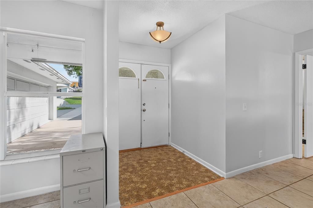 For Sale: $349,999 (3 beds, 2 baths, 1752 Square Feet)