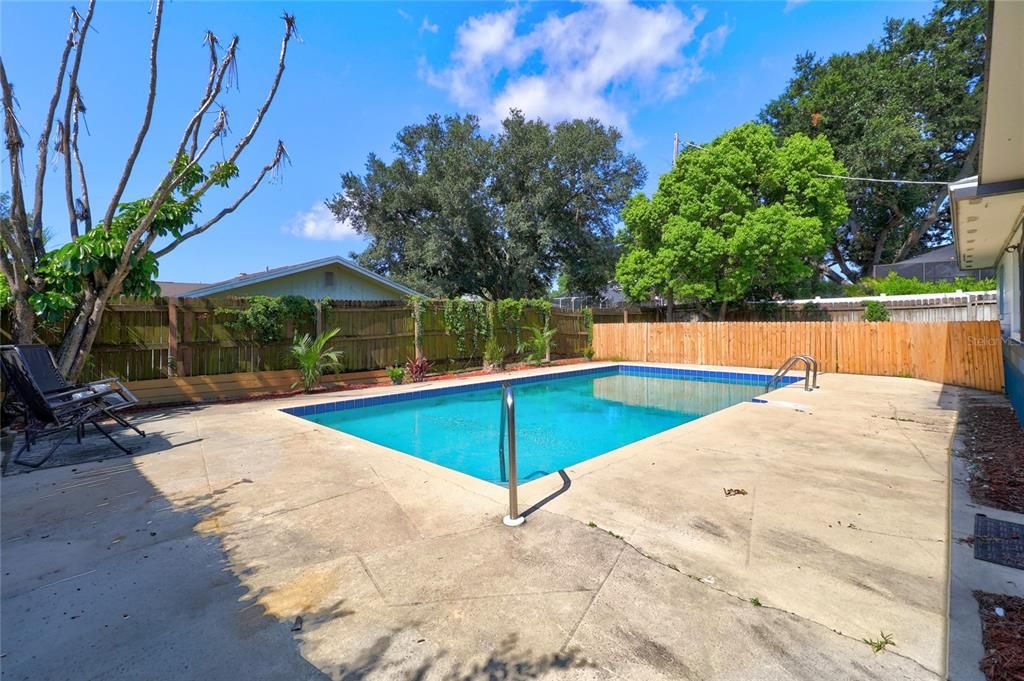 For Sale: $349,999 (3 beds, 2 baths, 1752 Square Feet)