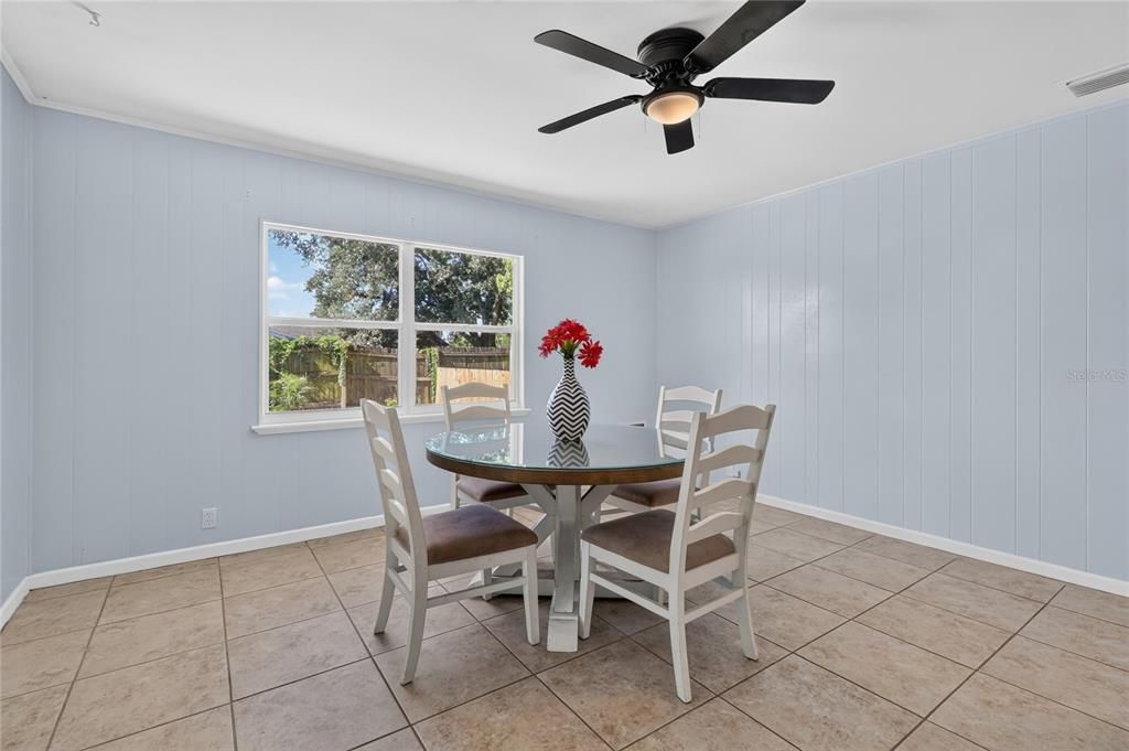 For Sale: $349,999 (3 beds, 2 baths, 1752 Square Feet)