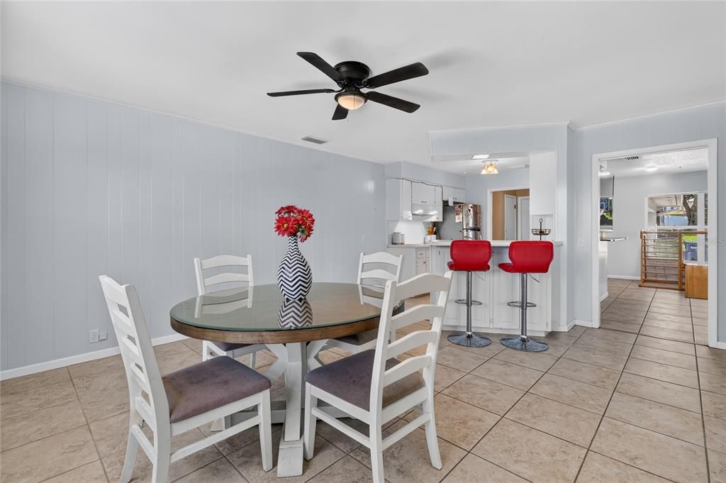 For Sale: $349,999 (3 beds, 2 baths, 1752 Square Feet)
