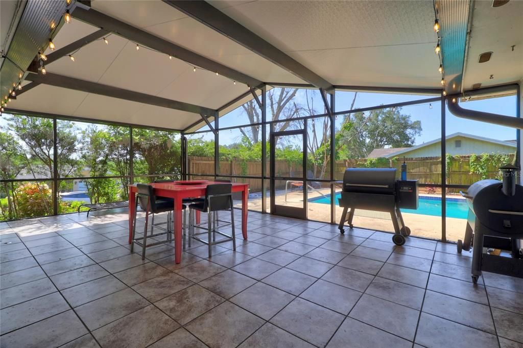For Sale: $349,999 (3 beds, 2 baths, 1752 Square Feet)
