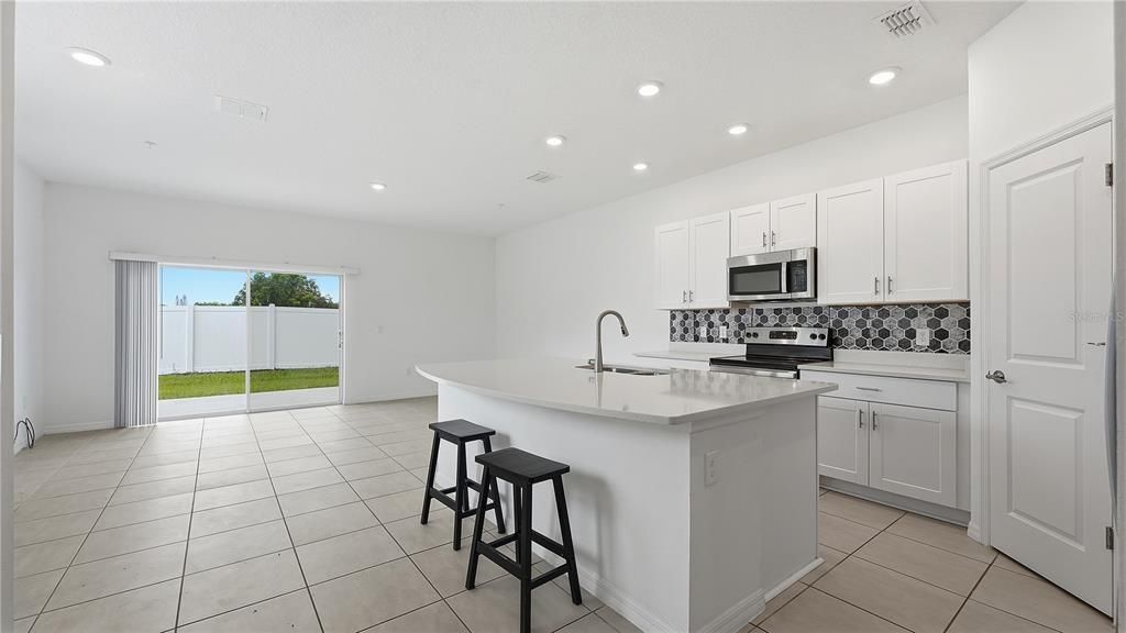 For Sale: $265,000 (3 beds, 2 baths, 1550 Square Feet)