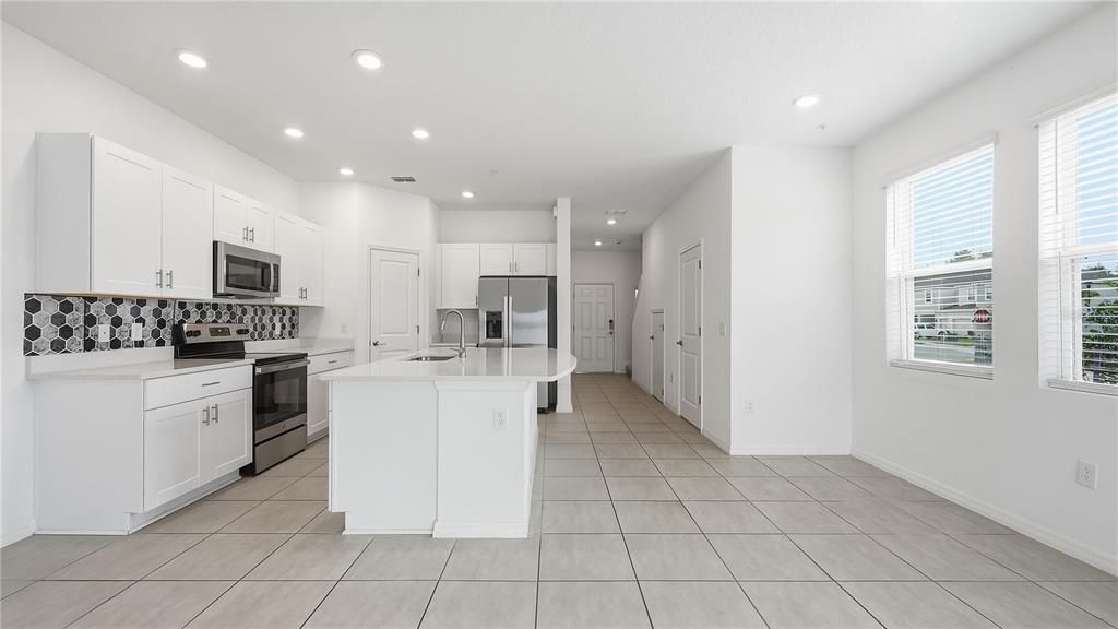 For Sale: $265,000 (3 beds, 2 baths, 1550 Square Feet)