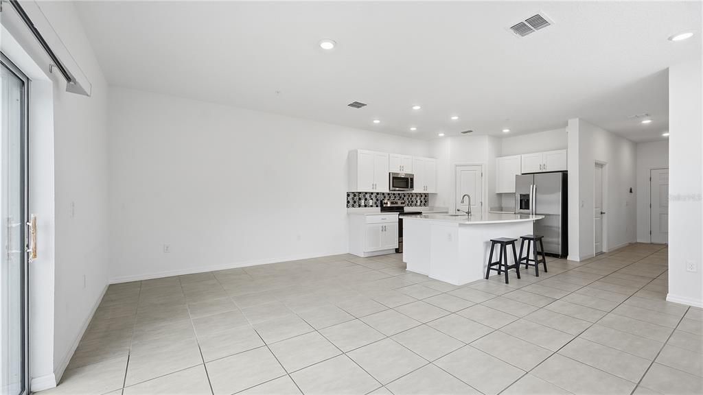 For Sale: $265,000 (3 beds, 2 baths, 1550 Square Feet)