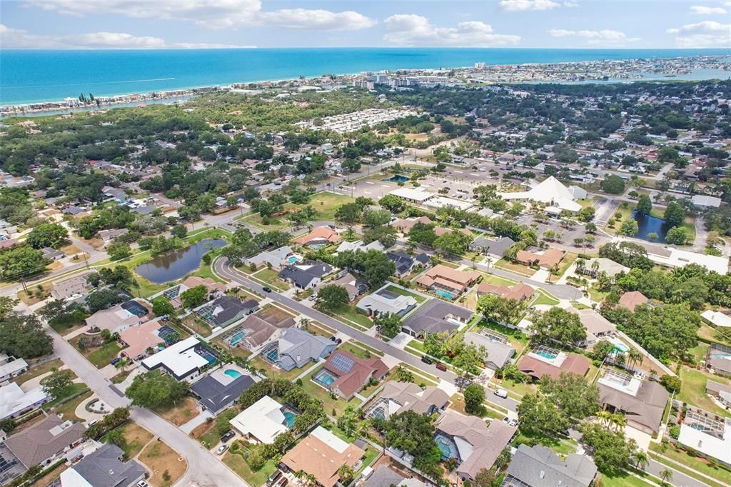 En Venta: $999,900 (4 camas, 3 baños, 2776 Pies cuadrados)