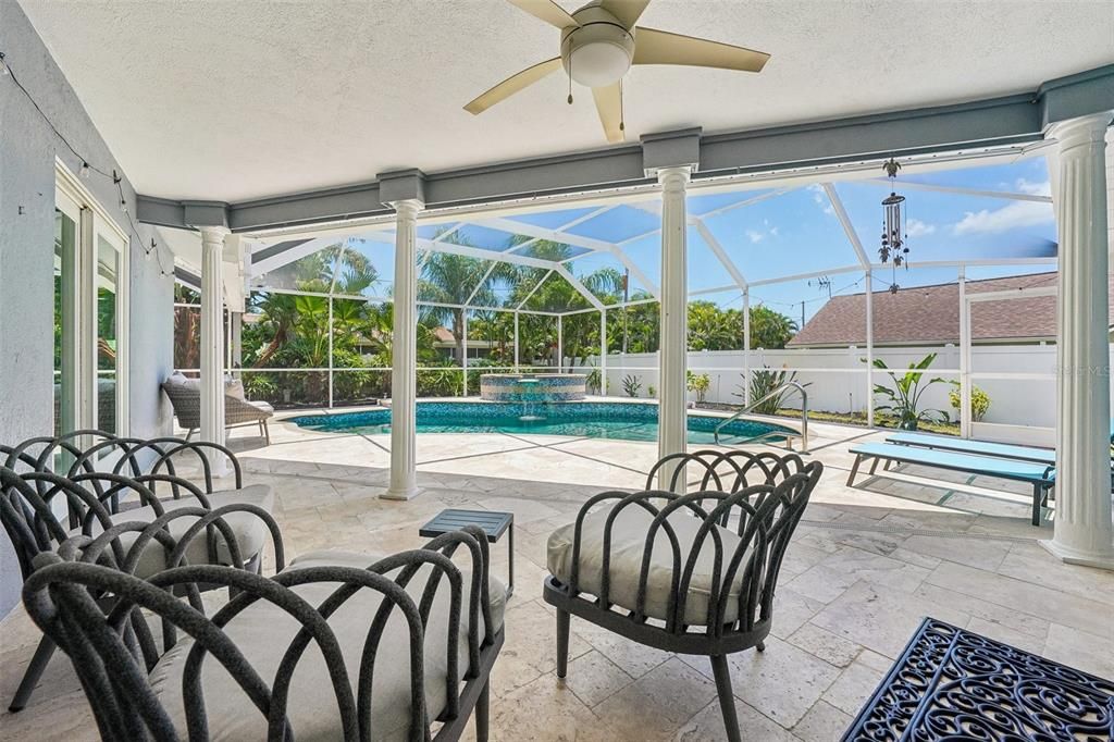 En Venta: $999,900 (4 camas, 3 baños, 2776 Pies cuadrados)