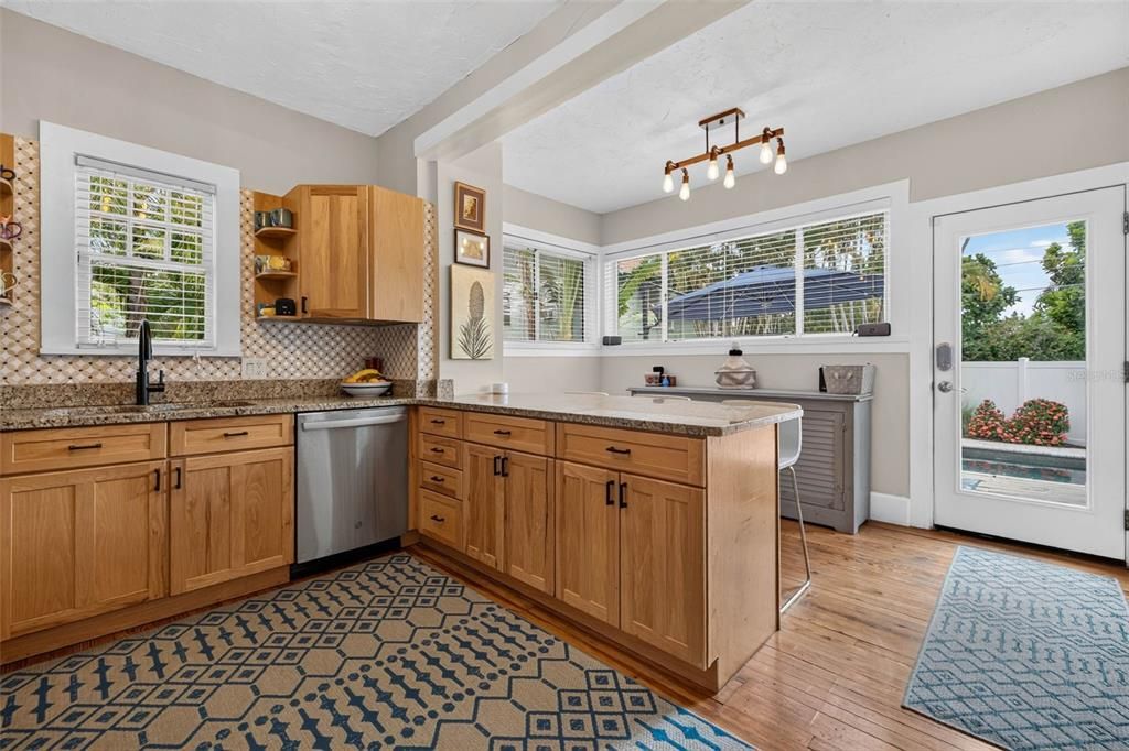 For Sale: $1,100,000 (3 beds, 2 baths, 2376 Square Feet)
