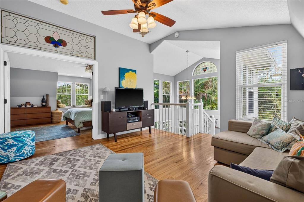 For Sale: $1,100,000 (3 beds, 2 baths, 2376 Square Feet)