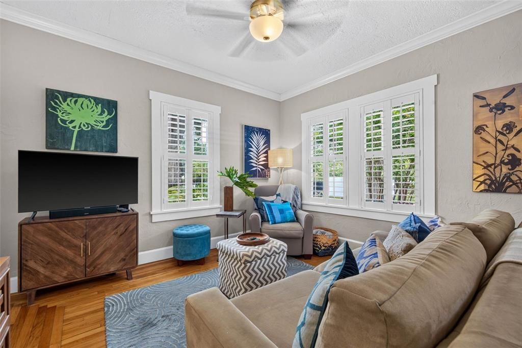 For Sale: $1,100,000 (3 beds, 2 baths, 2376 Square Feet)