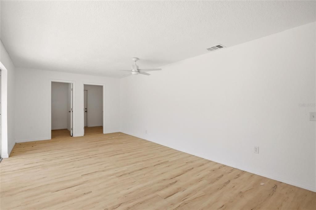 : $650,000 (3 beds, 3 baths, 2407 Square Feet)