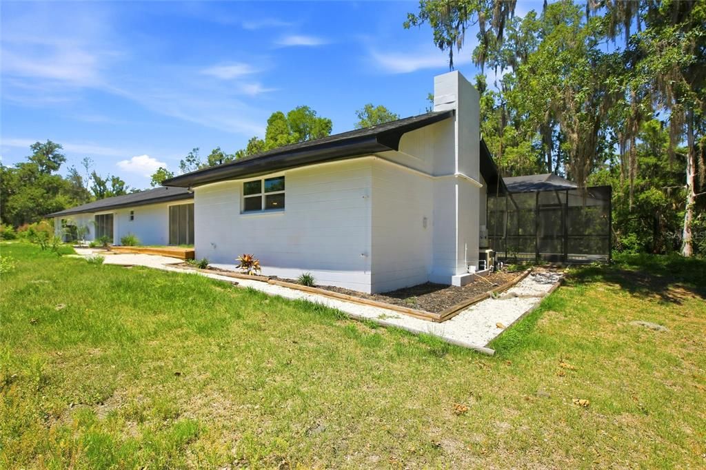 : $650,000 (3 beds, 3 baths, 2407 Square Feet)