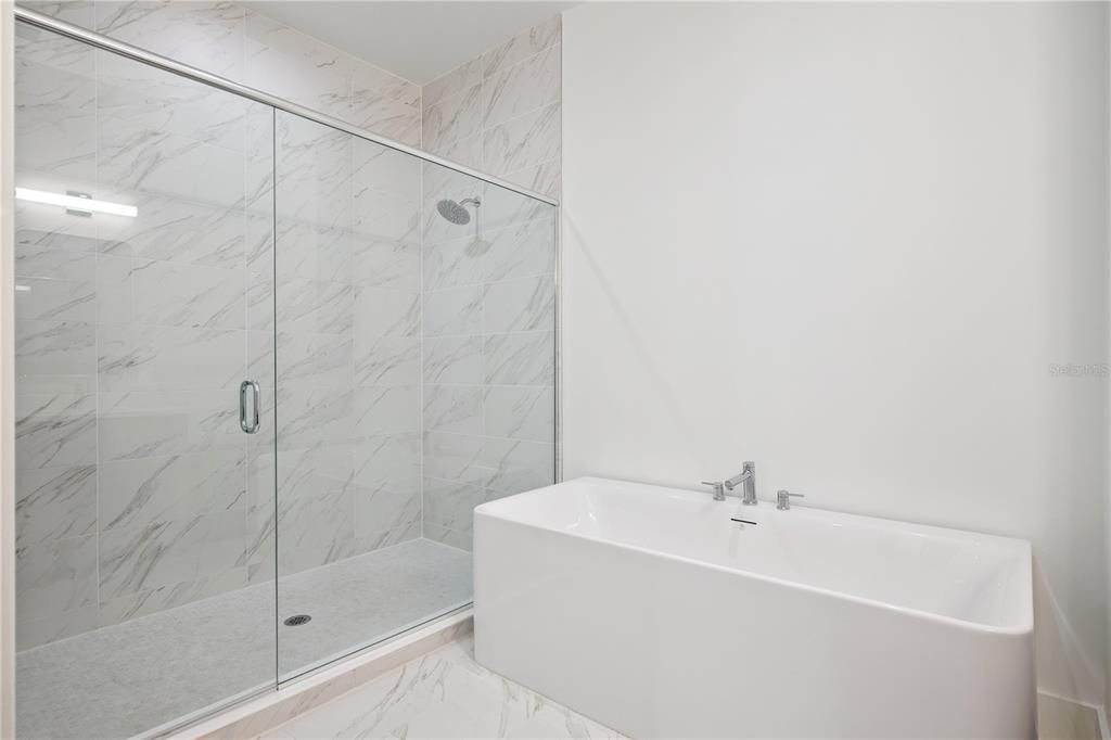 На продажу: $1,399,000 (3 спален, 2 ванн, 2585 Квадратных фут)