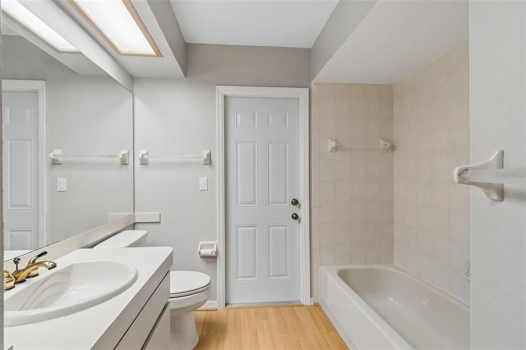 For Rent: $2,500 (3 beds, 2 baths, 1473 Square Feet)