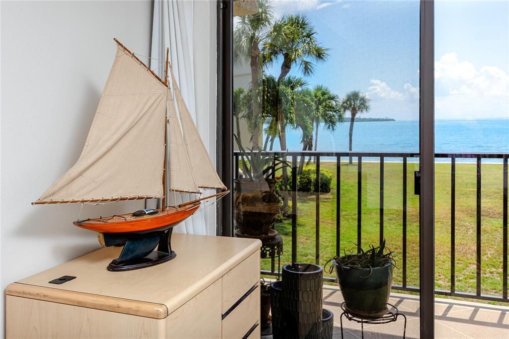 For Sale: $429,999 (2 beds, 2 baths, 1210 Square Feet)