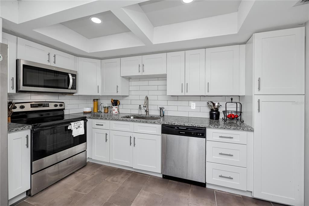 For Sale: $429,999 (2 beds, 2 baths, 1210 Square Feet)