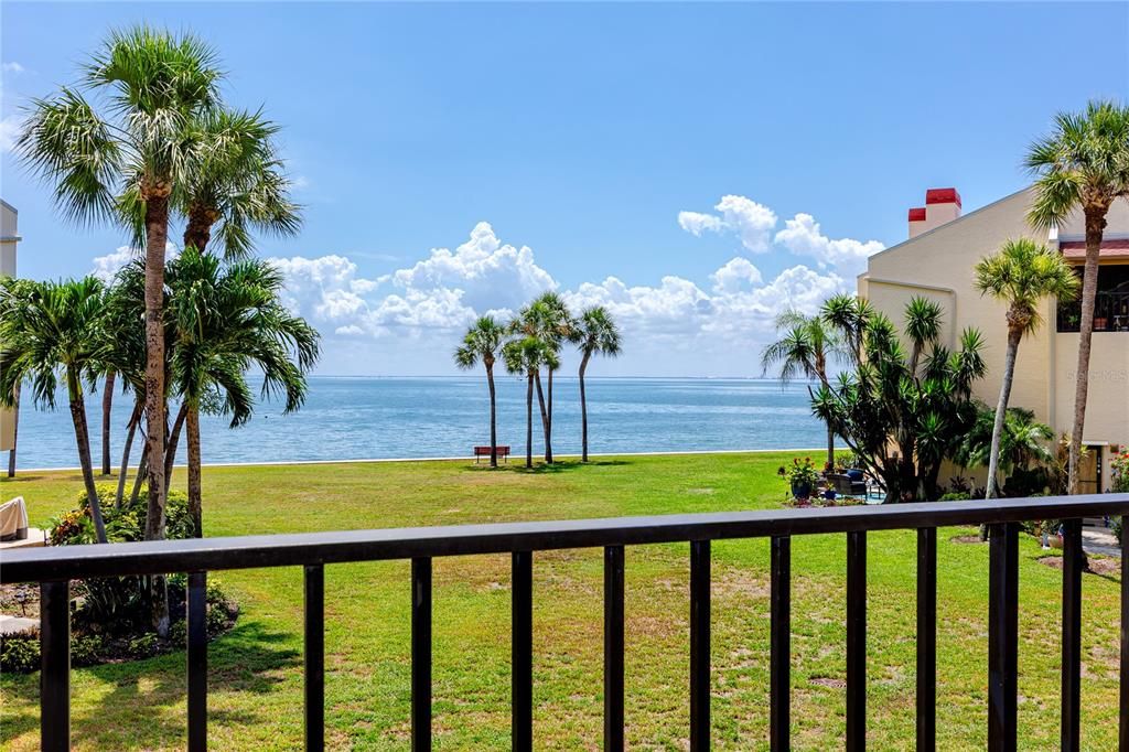 For Sale: $429,999 (2 beds, 2 baths, 1210 Square Feet)