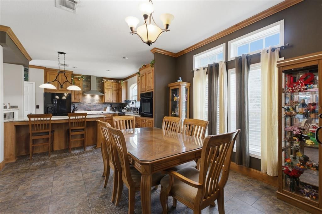 En Venta: $450,000 (4 camas, 2 baños, 2280 Pies cuadrados)