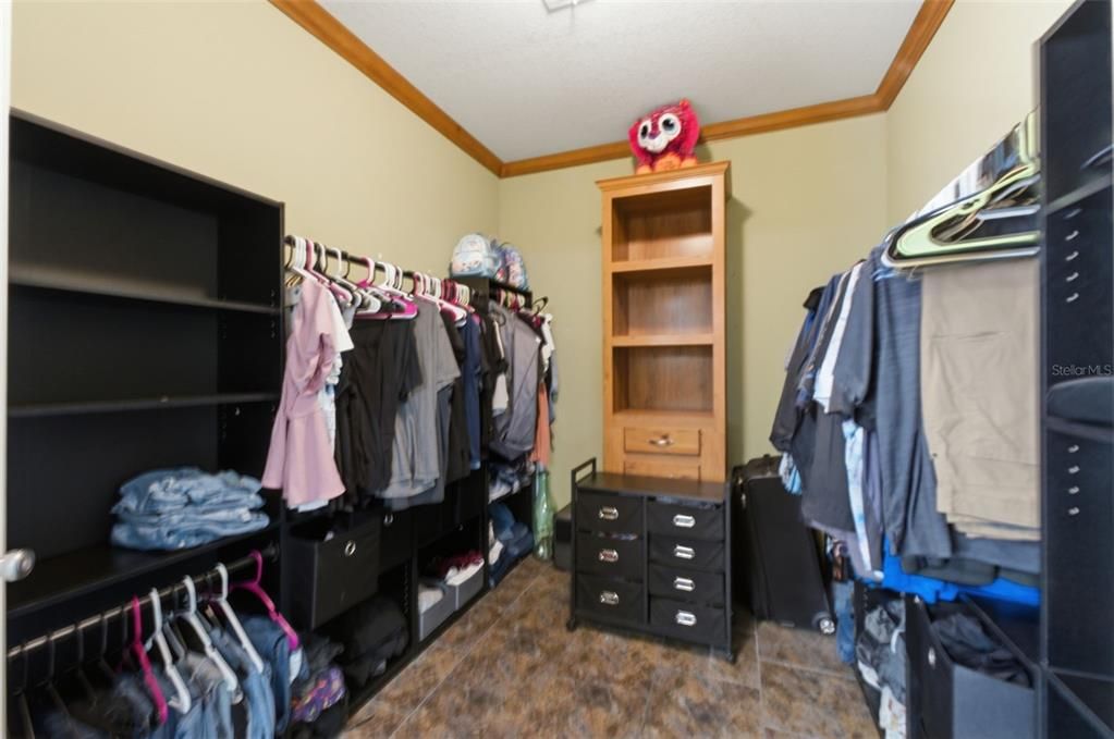 En Venta: $450,000 (4 camas, 2 baños, 2280 Pies cuadrados)