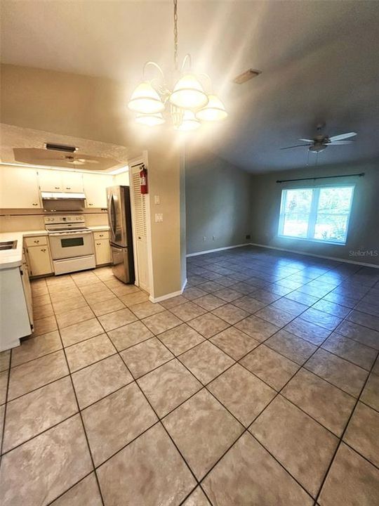 For Rent: $1,600 (2 beds, 2 baths, 1185 Square Feet)
