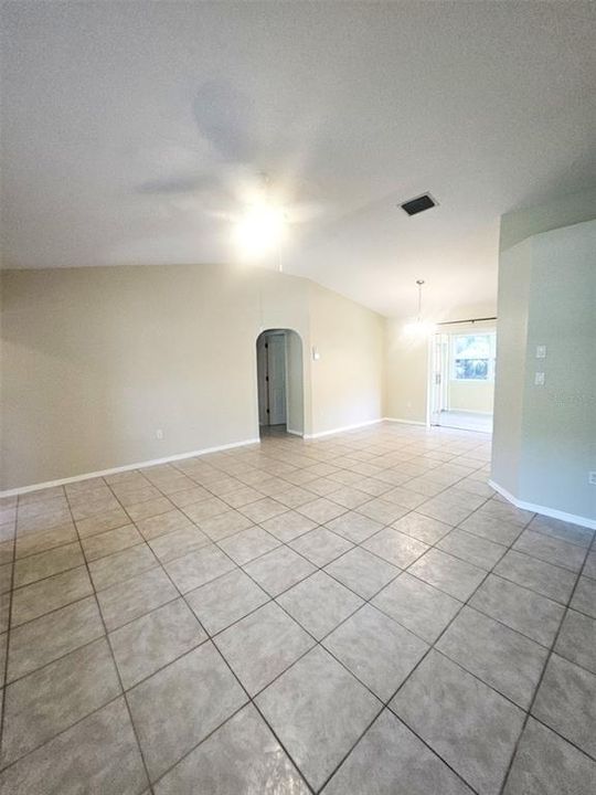 For Rent: $1,600 (2 beds, 2 baths, 1185 Square Feet)