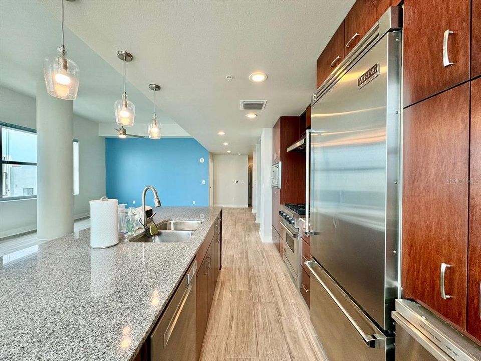 For Rent: $3,500 (2 beds, 2 baths, 1379 Square Feet)