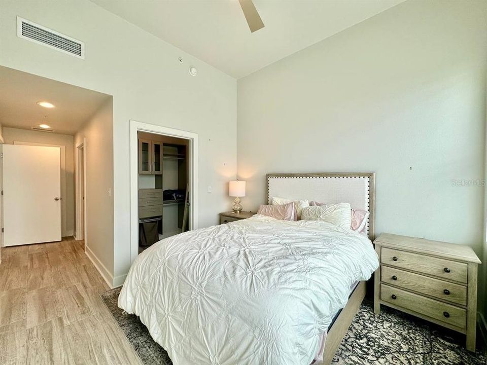 For Rent: $3,500 (2 beds, 2 baths, 1379 Square Feet)