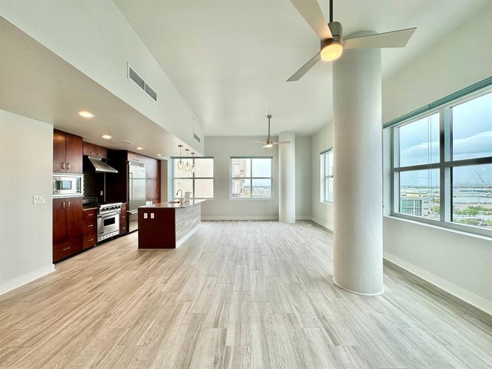 For Rent: $3,500 (2 beds, 2 baths, 1379 Square Feet)