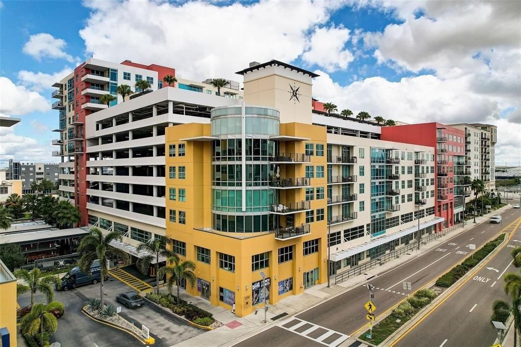 For Rent: $3,500 (2 beds, 2 baths, 1379 Square Feet)