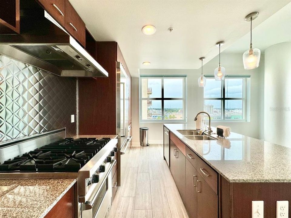 For Rent: $3,500 (2 beds, 2 baths, 1379 Square Feet)