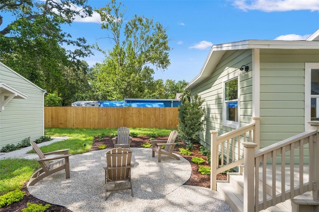 На продажу: $579,999 (3 спален, 2 ванн, 1235 Квадратных фут)