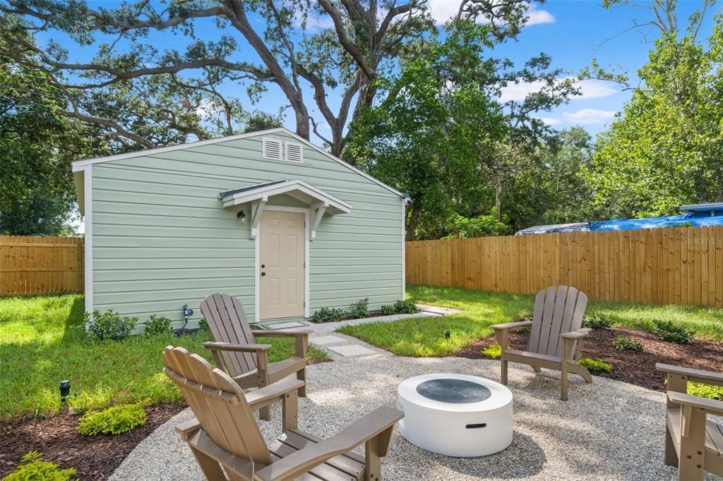 На продажу: $579,999 (3 спален, 2 ванн, 1235 Квадратных фут)