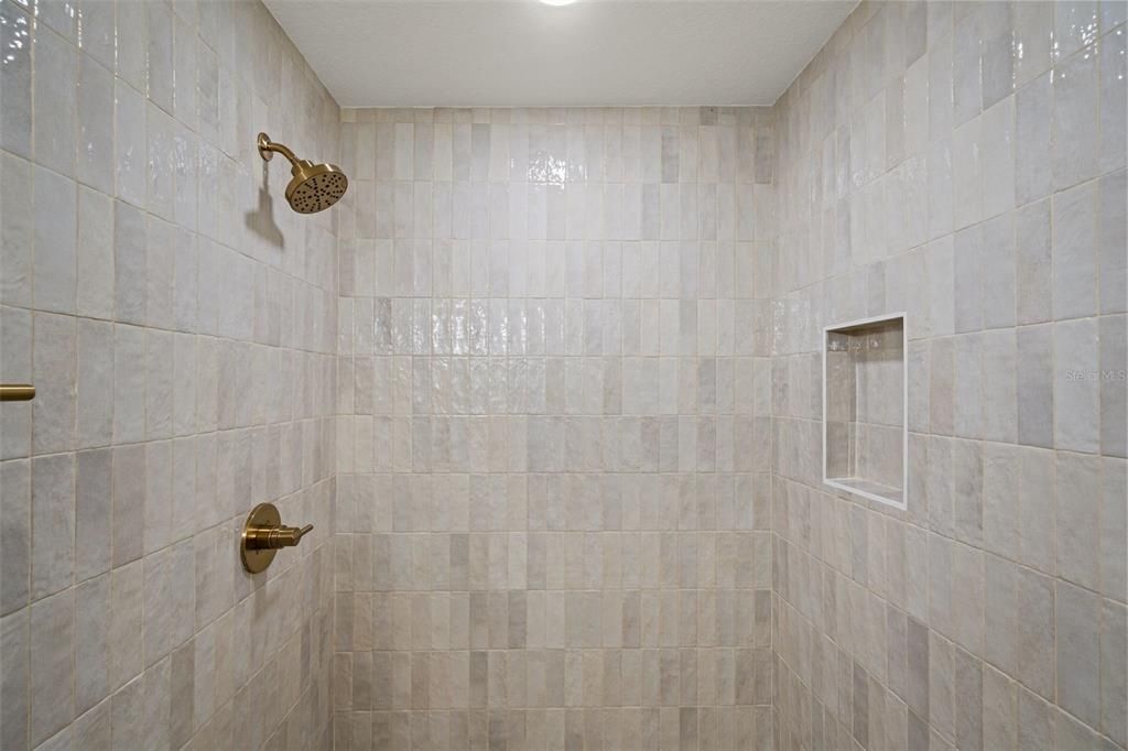 На продажу: $579,999 (3 спален, 2 ванн, 1235 Квадратных фут)