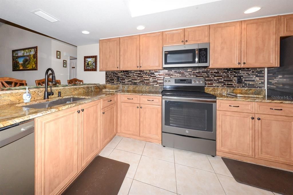 En Venta: $289,900 (2 camas, 2 baños, 1226 Pies cuadrados)