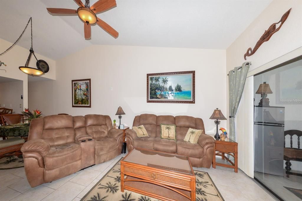 En Venta: $289,900 (2 camas, 2 baños, 1226 Pies cuadrados)